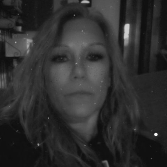 Meet your Posher, Monica - Picture 2 of 2